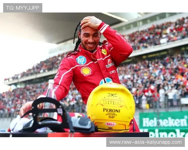 F1汉密尔顿极速超车，成功夺回领先