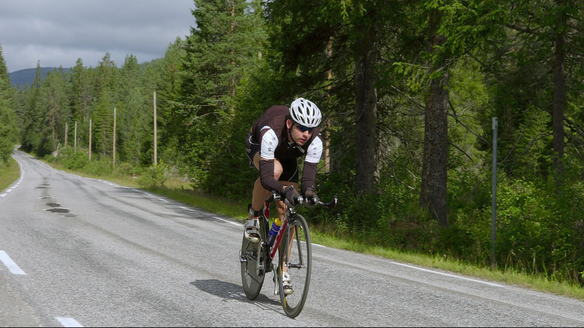 开云平台-胡志明市马拉松：越南跑者再创新纪录，赛事精彩！，越南胡志明街拍